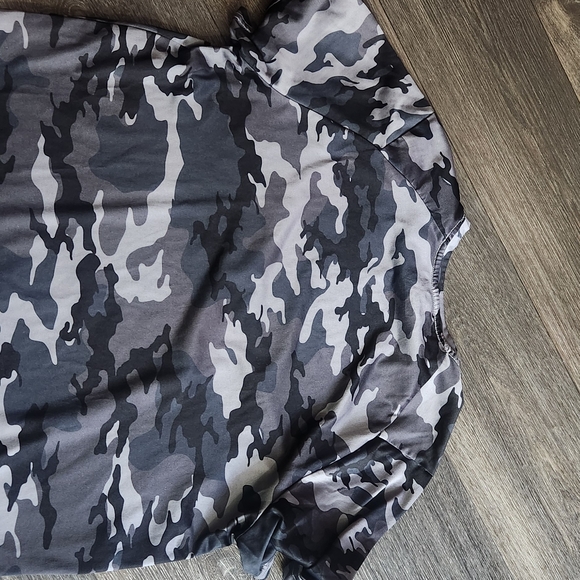 Mens Russell Athletic Camouflage Short Sleeve Tee - Picture 3 of 3